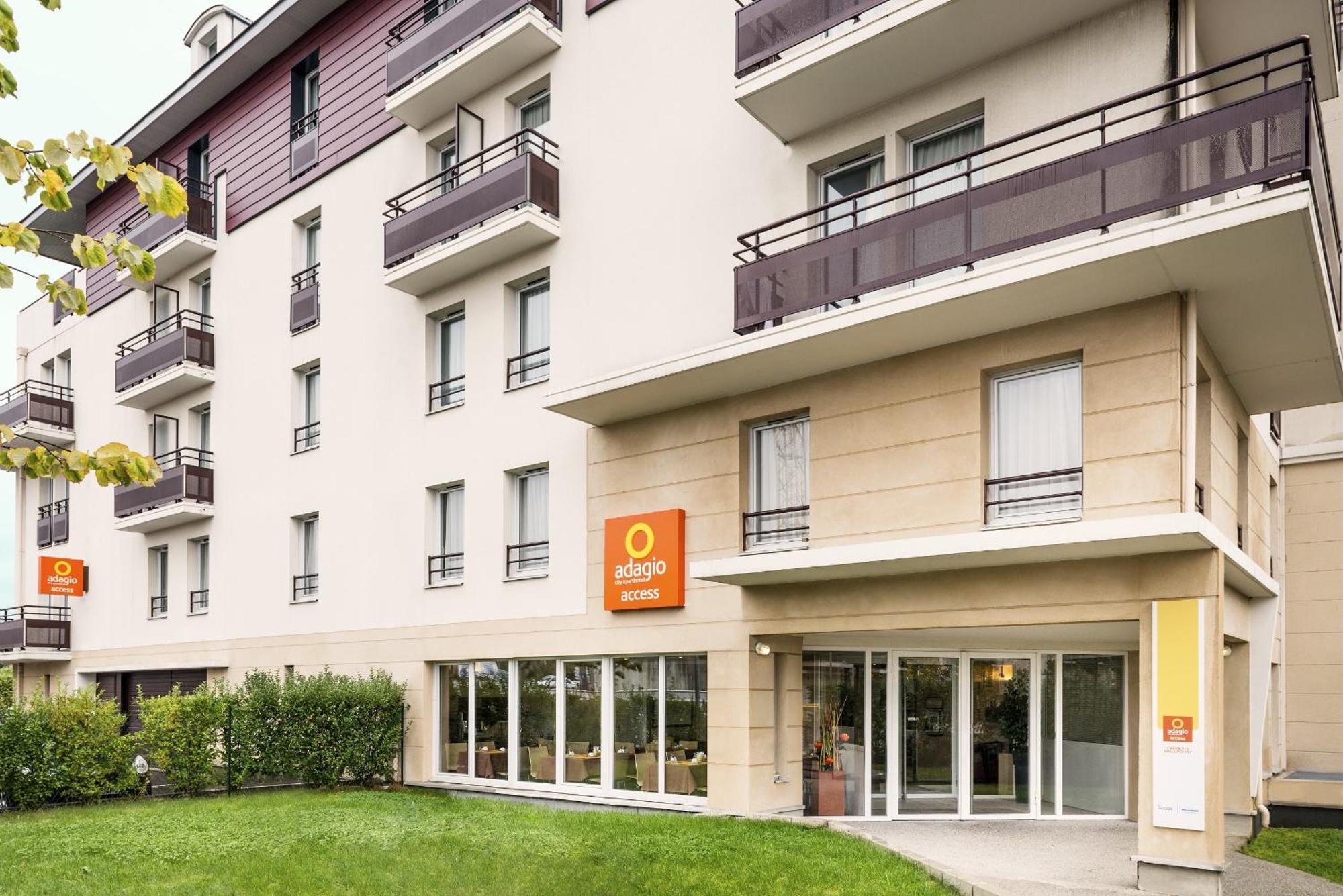 Aparthotel Adagio Access Carrières Sous Poissy Esterno foto