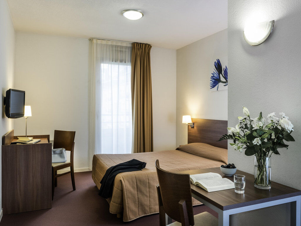 Aparthotel Adagio Access Carrières Sous Poissy Esterno foto